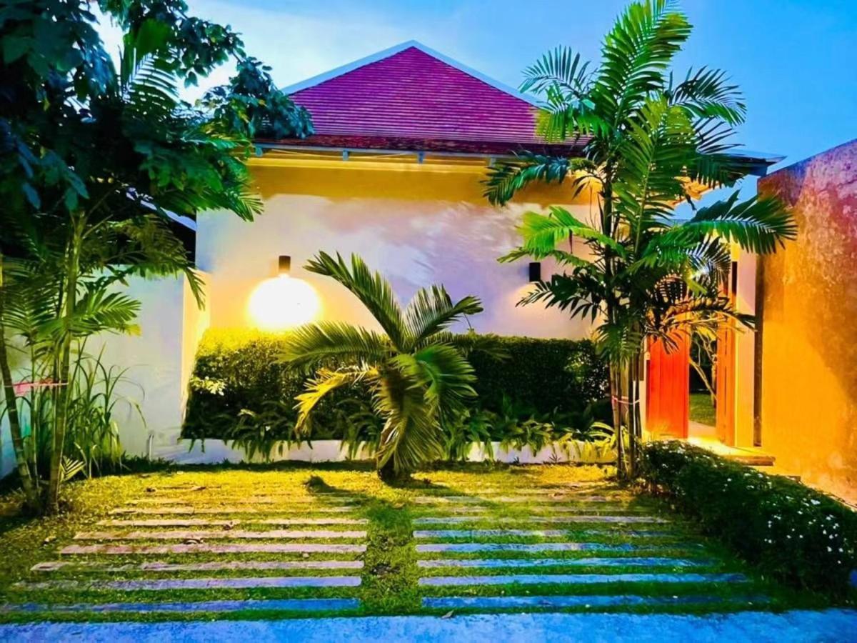 E Villa Near Bangtao Beach ,普吉高端社区邦涛区度假村私人泳池别墅 邦涛海滩 外观 照片